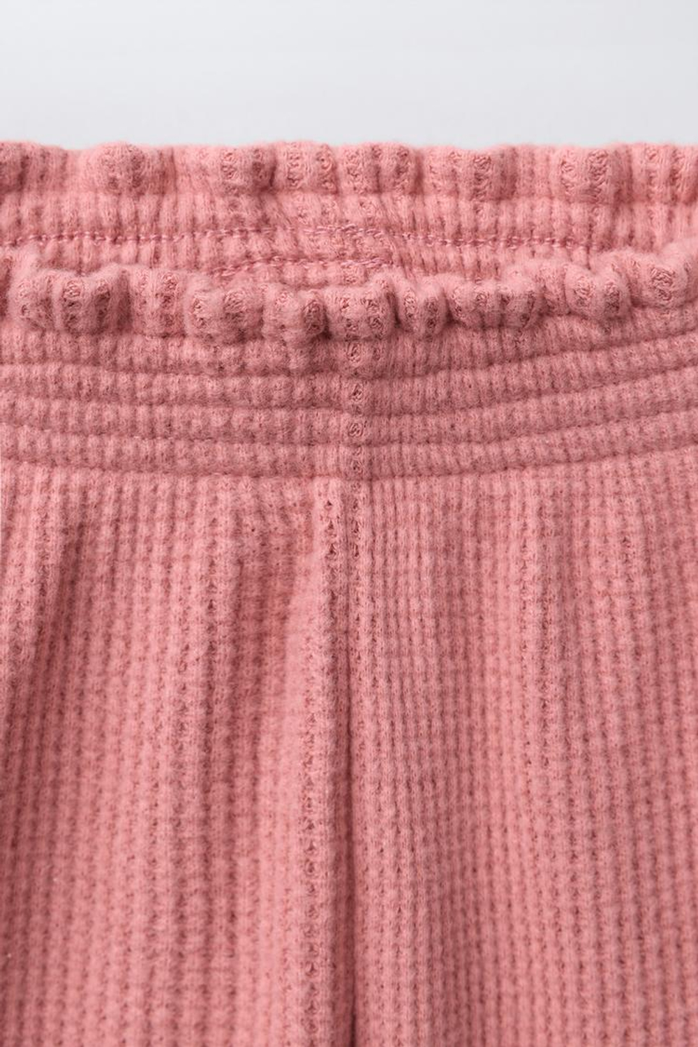 ZARA БРЮКИ-КЮЛОТЫ ИЗ РИФЛЕНОГО ТРИКОТАЖА С ВОЛАНАМИ, ЦВЕТ РОЗОВОГО ДЕРЕВА