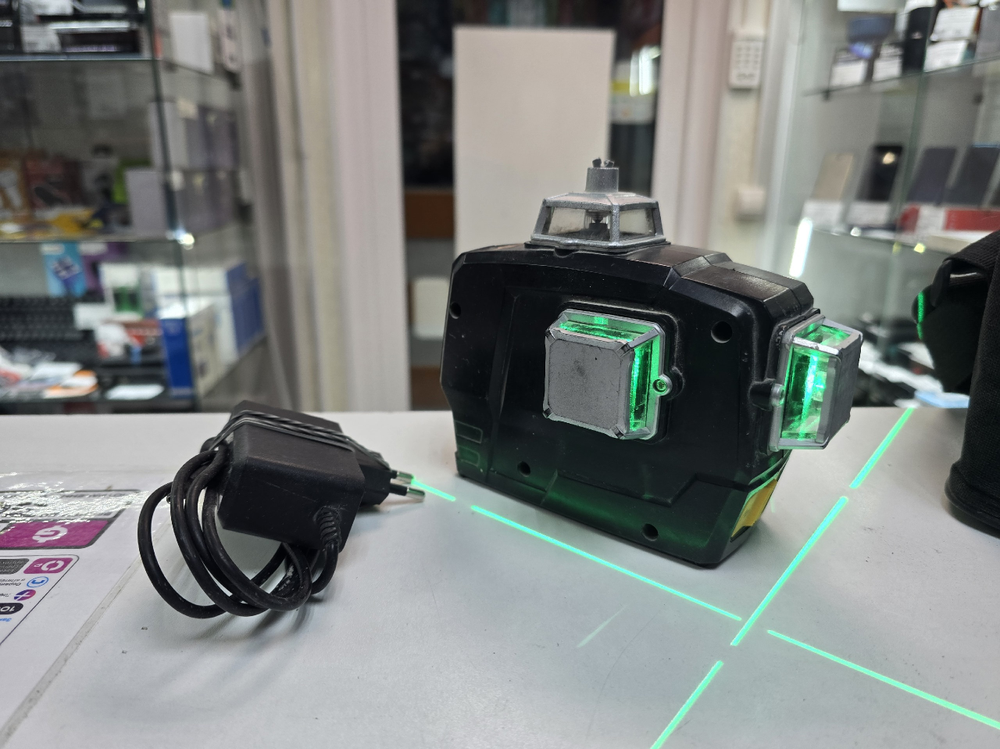 Лазерный уровнень Deko DKLL12PB1