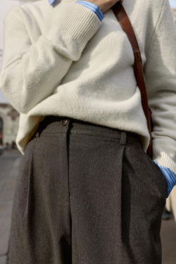 ZARA БРЮКИ С ЗАЩИПАМИ И ЭЛАСТИЧНЫМ ПОЯСОМ СЗАДИ, КОРИЧНЕВЫЙ