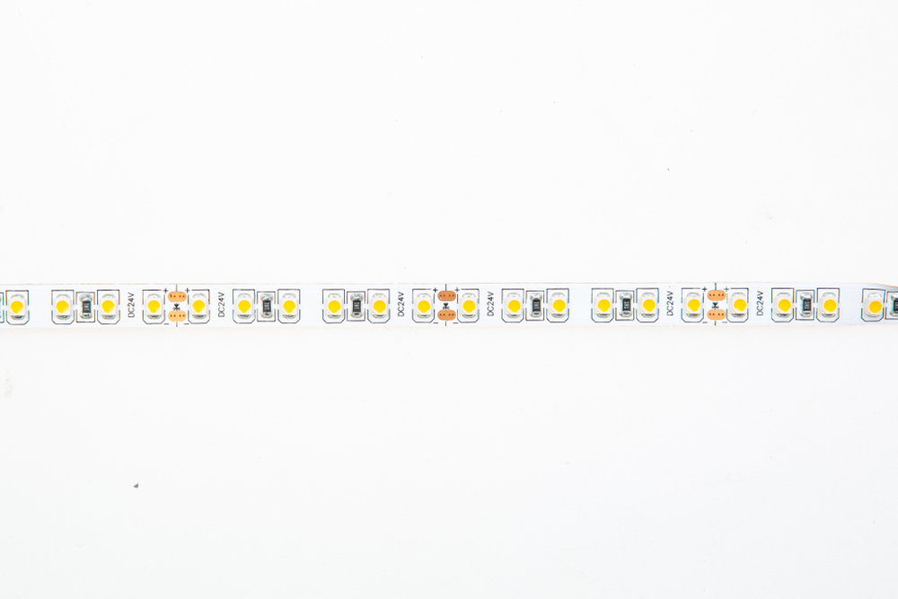 Лента светодиодная SMD тёпло-белая DC24V 9, 6W/m 3000K 600Lm/m 120д/м CRI>95 IP20,  упаковка 5 метров,  ширина 8мм,  высота 2мм,  самоклейкая