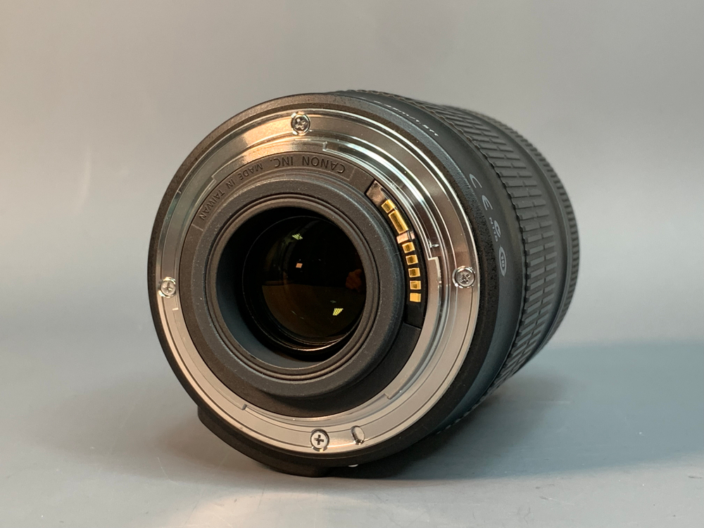 Canon EF-S 18-135mm 3.5-5.6 IS