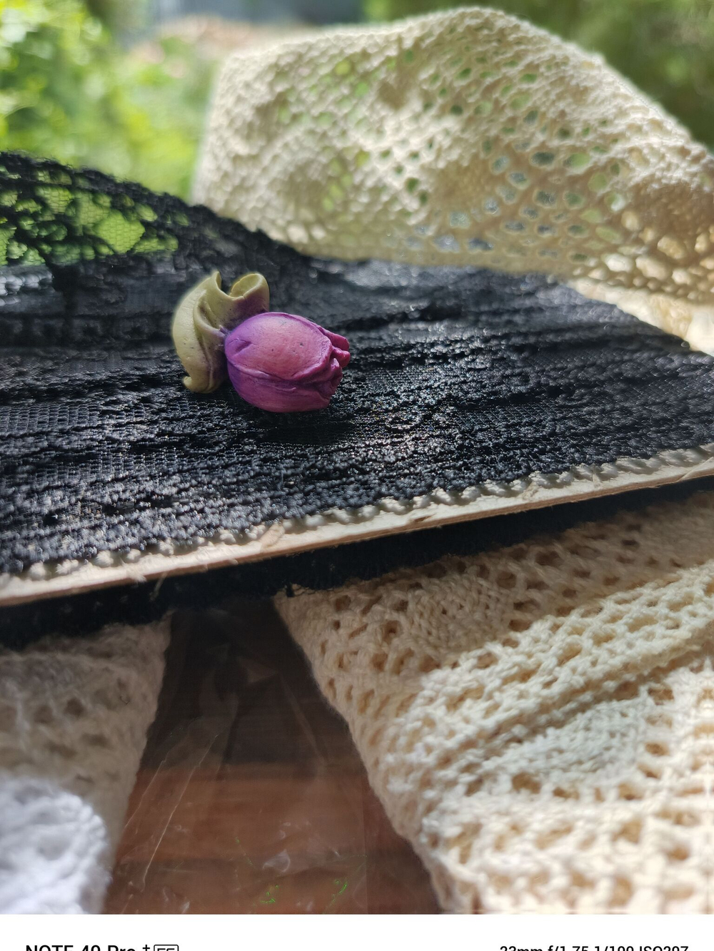 Брошь Спящий котенок черный авторская из полимерной глины ручной работы