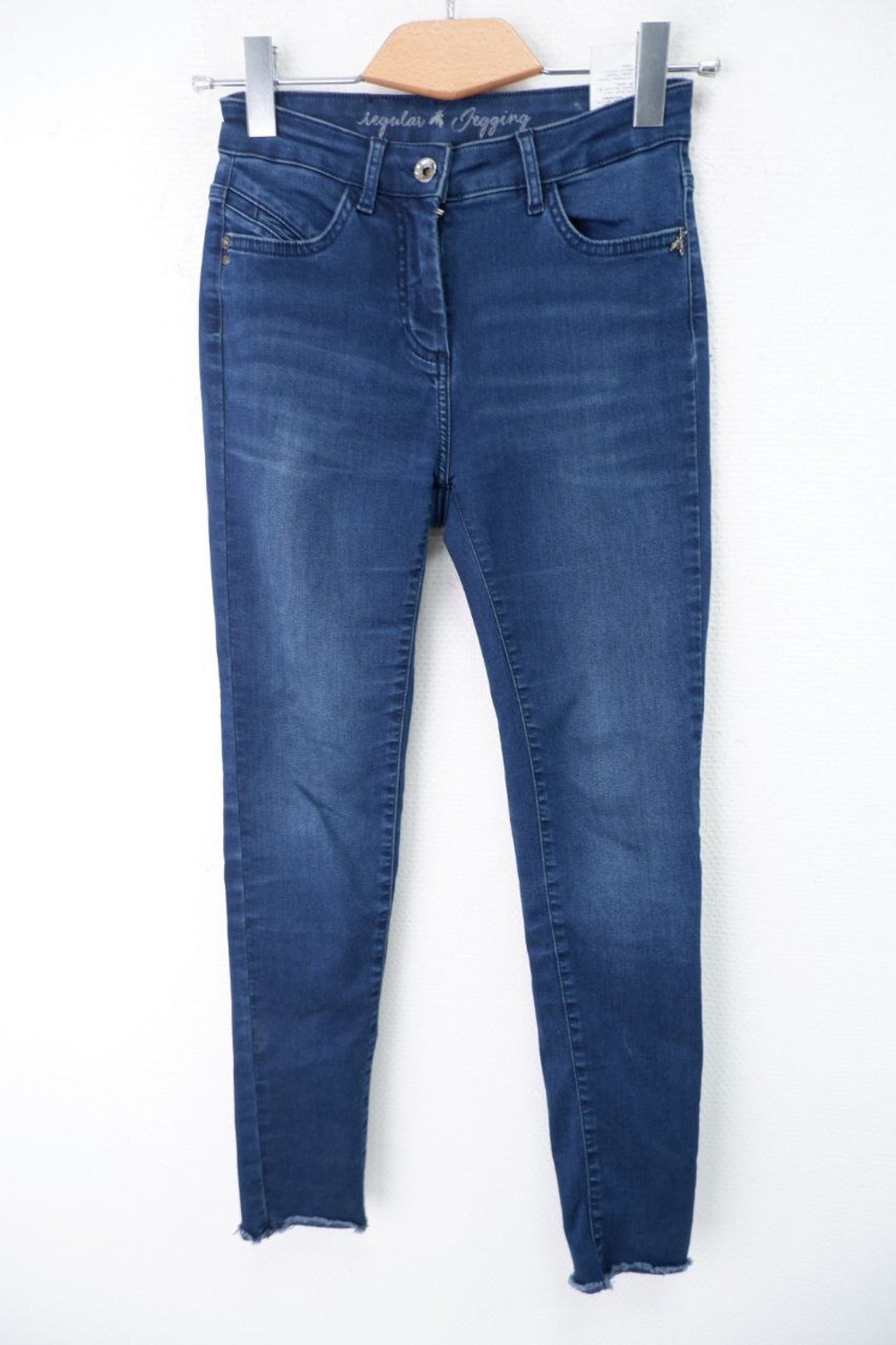 Джинсы темно-синие 40 размер