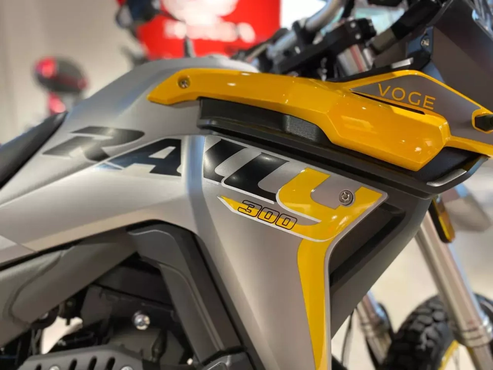 VOGE 300 Rally yellow