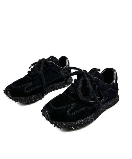 Кроссовки женские