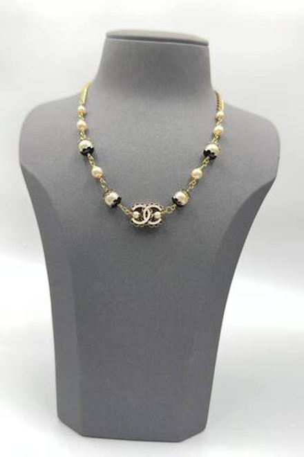 Колье CHANEL