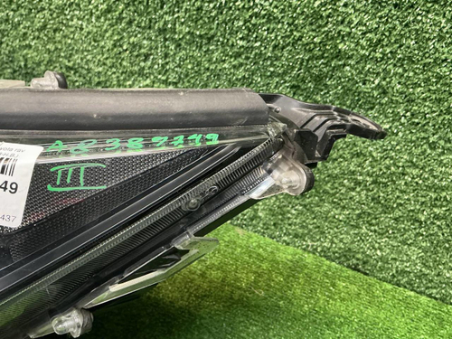 Фара левая Toyota RAV4 5 XA50 (2018-н.в.) LED