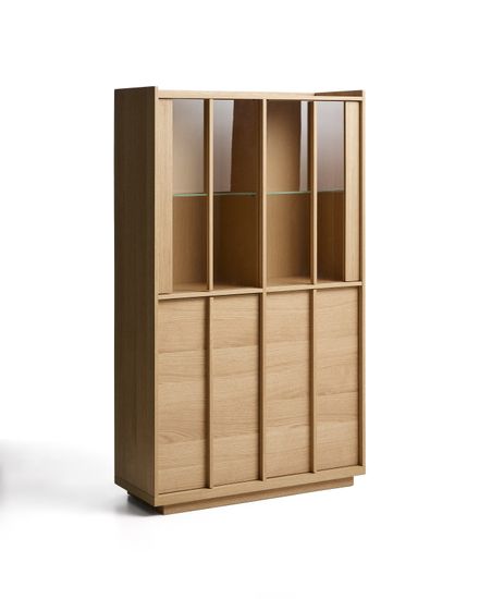 Витрина Onix из дубового шпона в натуральной отделке