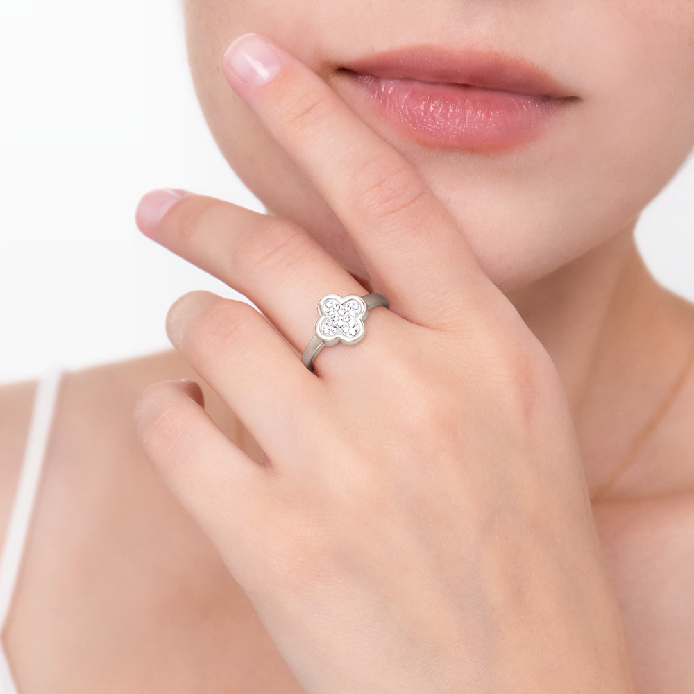 Кольцо «Клевер» из белого золота с фианитами