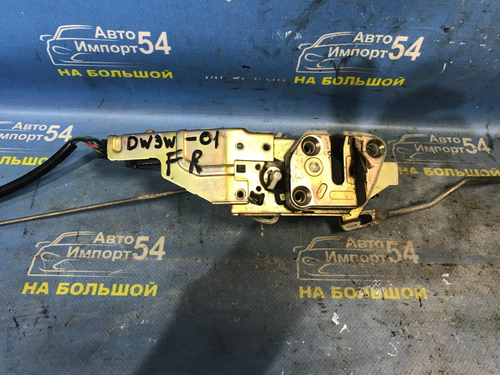 Замок двери передней правой MAZDA DEMIO 2001