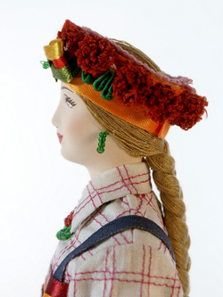 Кукла коллекционная в русском праздничном костюме