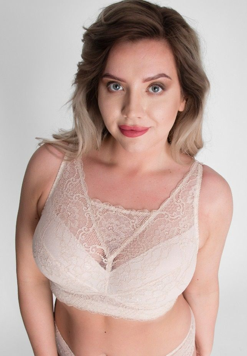 Кружевной бюстгальтер-топ +size с мягкими чашками (Размер: 65K) (Цвет: черный)