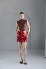 Юбка из эко-кожи мини лаковая бордо