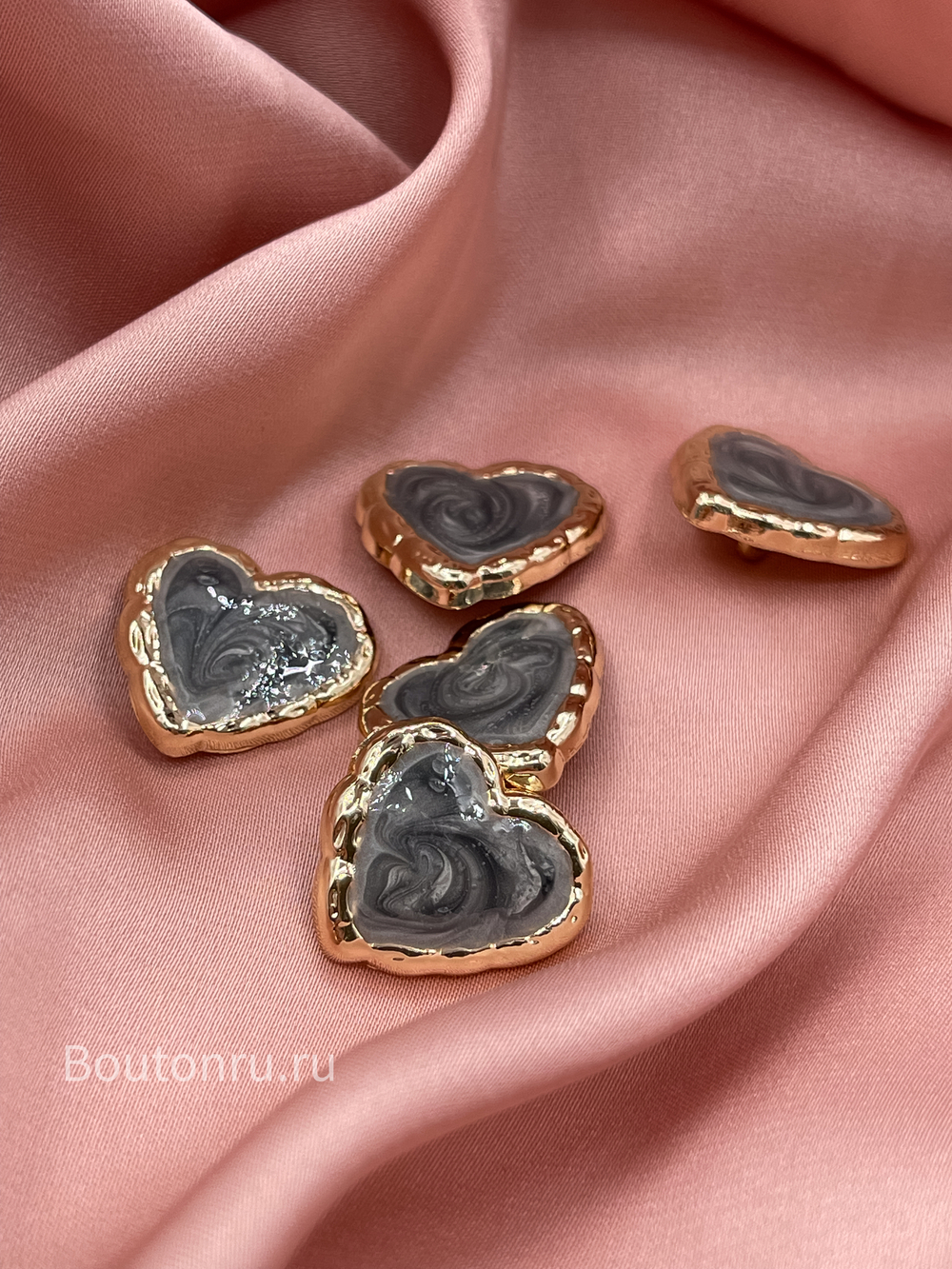 Пуговицы сердце с темно-серой эмалью золото