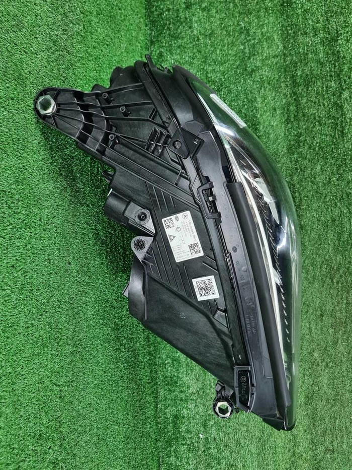 Фара левая Mercedes E W213 (2020-2023) LED