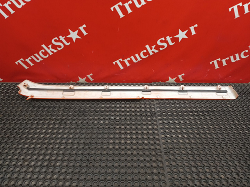 Молдинг кабины правый 2023г.