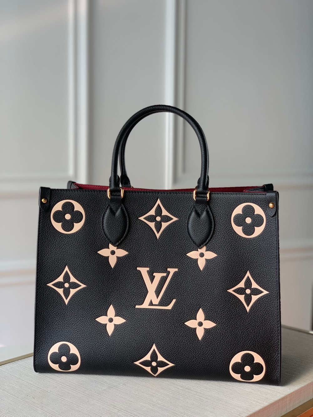 Louis Vuitton OnTheGo MM