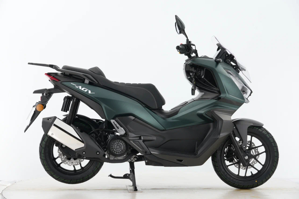 Скутер Gladiator AGV