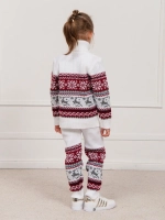 Свитер вязаный с оленями новогодний