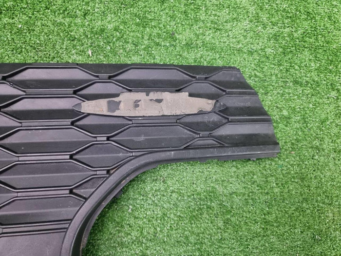 Решетка переднего бампера Mini Hatch F56 (21-24)