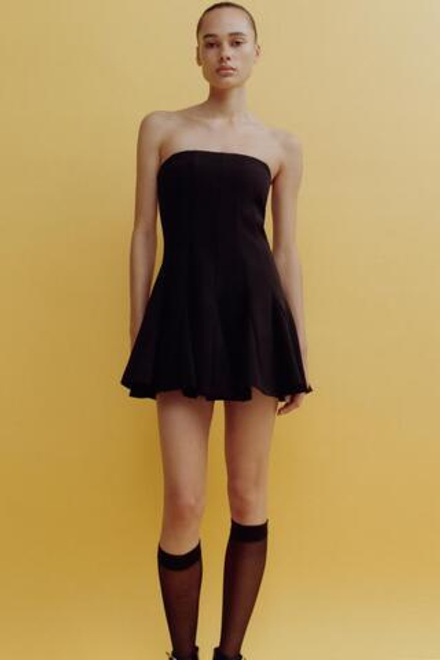ZARA КОРОТКОЕ ПЛАТЬЕ С ЮБКОЙ ГОДЕ, ЧЕРНЫЙ