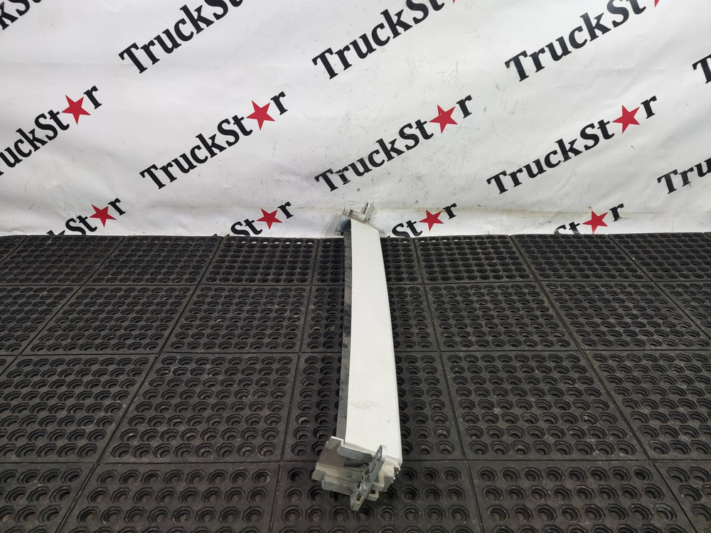 Накладка бампера нижняя