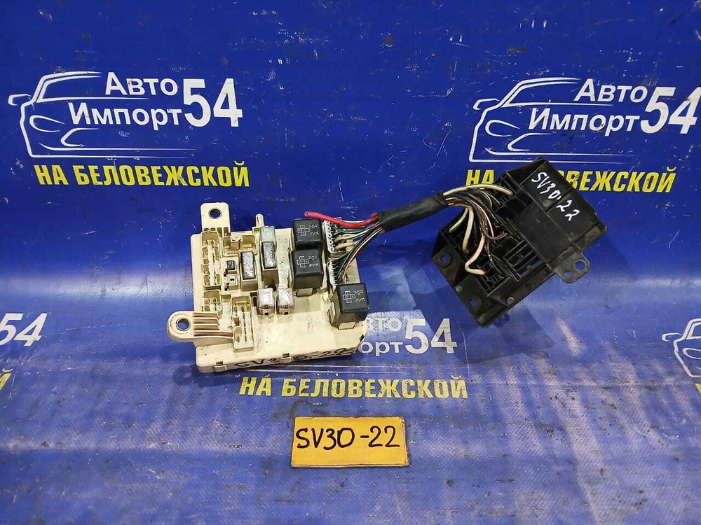 Блок предохранителей салонный TOYOTA CAMRY 1993