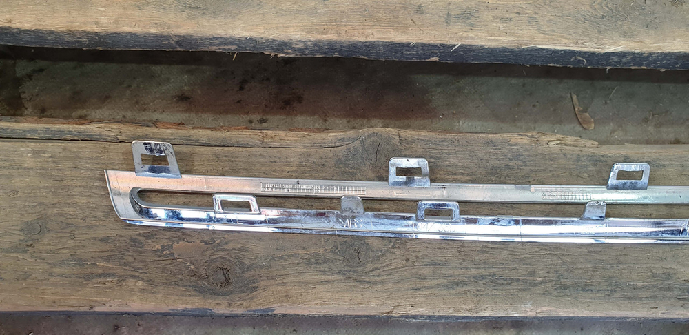 Молдинг решетки радиатора Mercedes GLC (X253) 15-19 Б/У Оригинал A2538880185