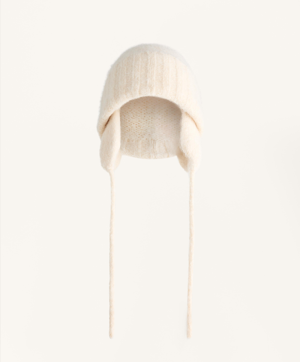 OYSHO Вязаная шапка, экрю