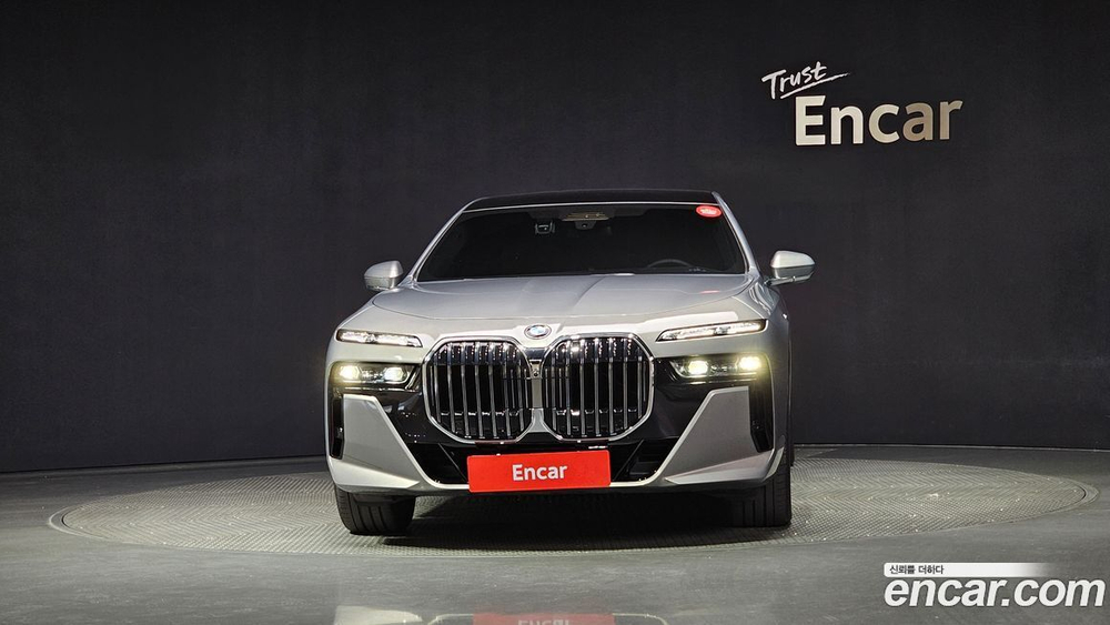 BMW 7 Series (G70) 740i xDrive M Sports (12.2023)