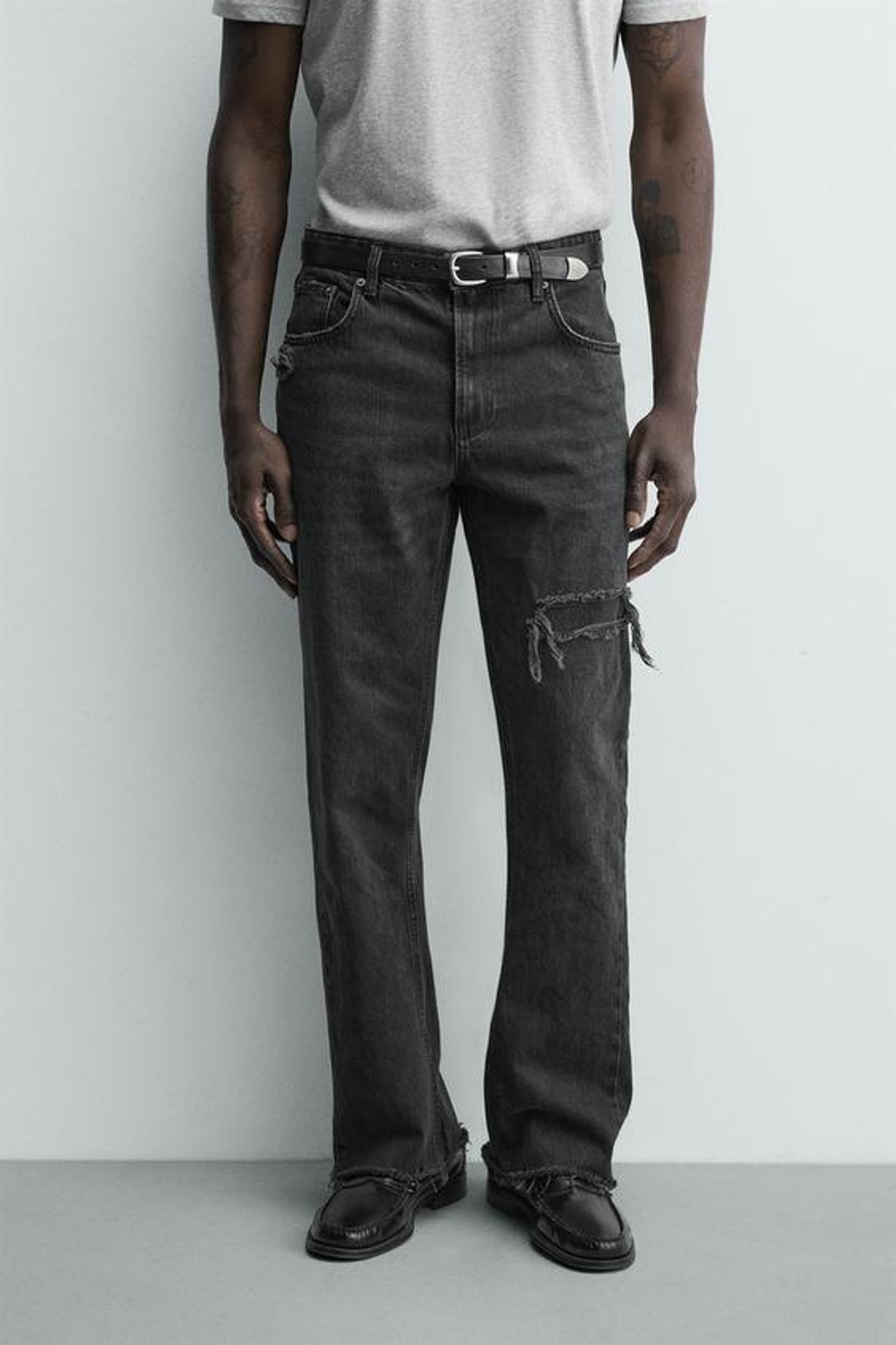 ZARA ДЖИНСЫ FLARE FIT С РАЗРЕЗАМИ, ЧЕРНЫЙ
