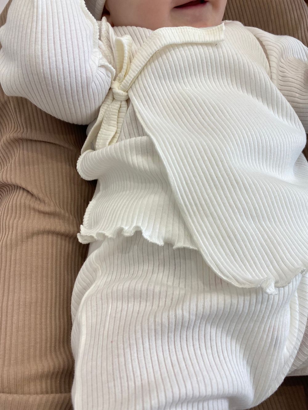 Комплект (кофточка+штанишки+шапочка)