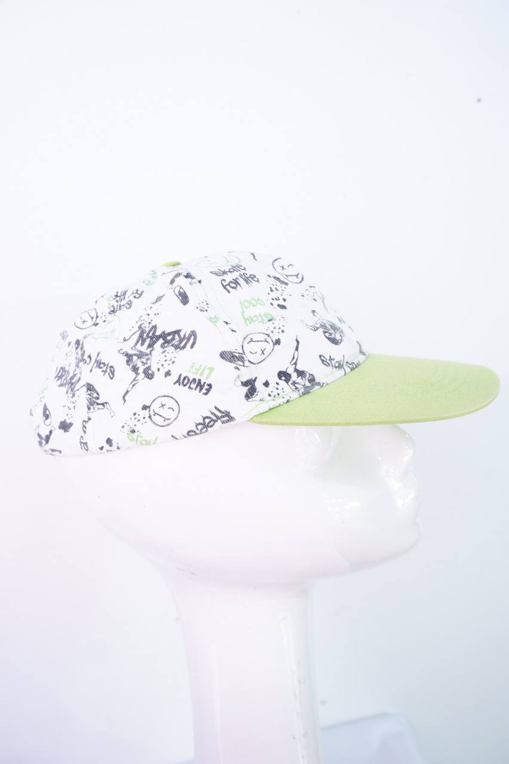 Кепка яркая