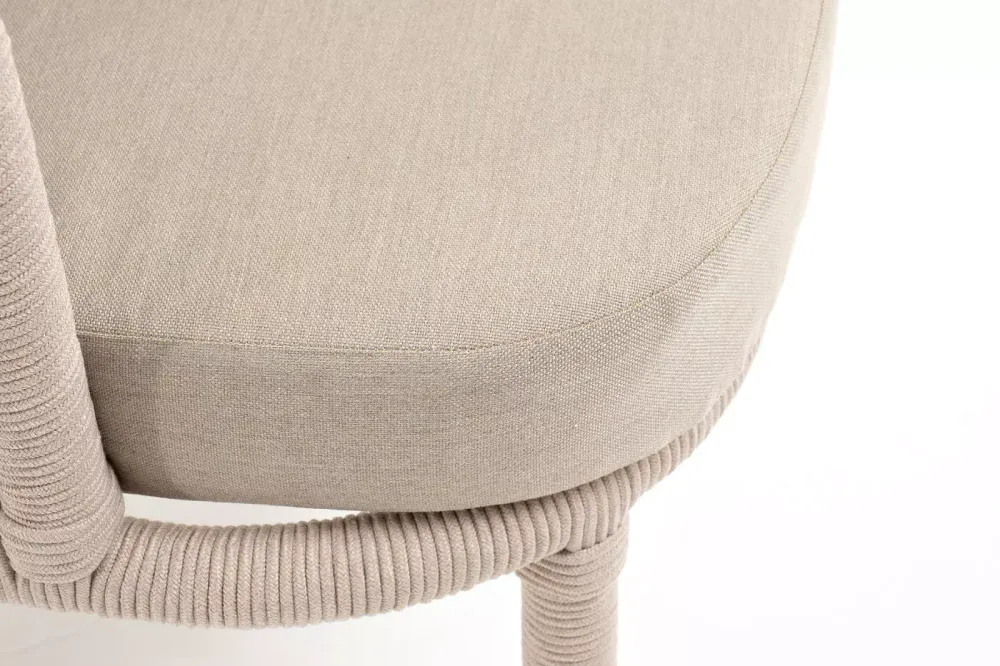 "Верона" кресло плетеное из роупа, каркас алюминий белый муар, роуп бежевый круглый, ткань бежевая 052