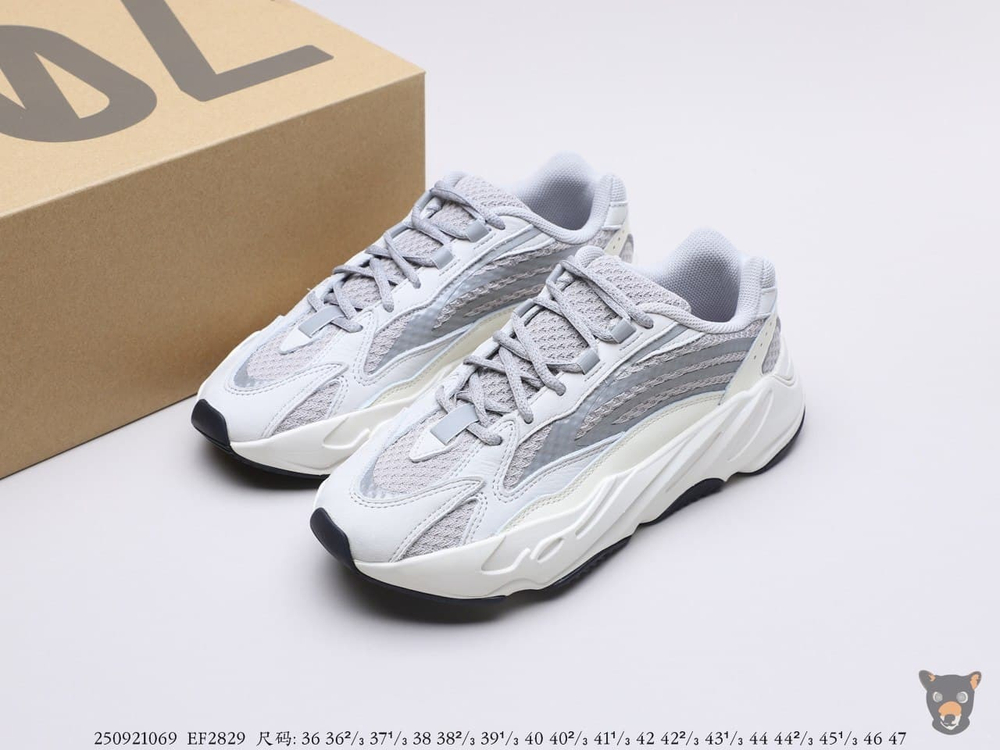 Кроссовки Yeezy Boost 700 V2 "Static"