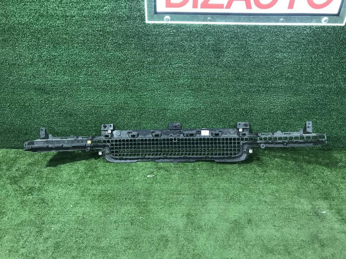 Решетка переднего бампера Land-Rover Defender 2 L663 (2019-н.в.)