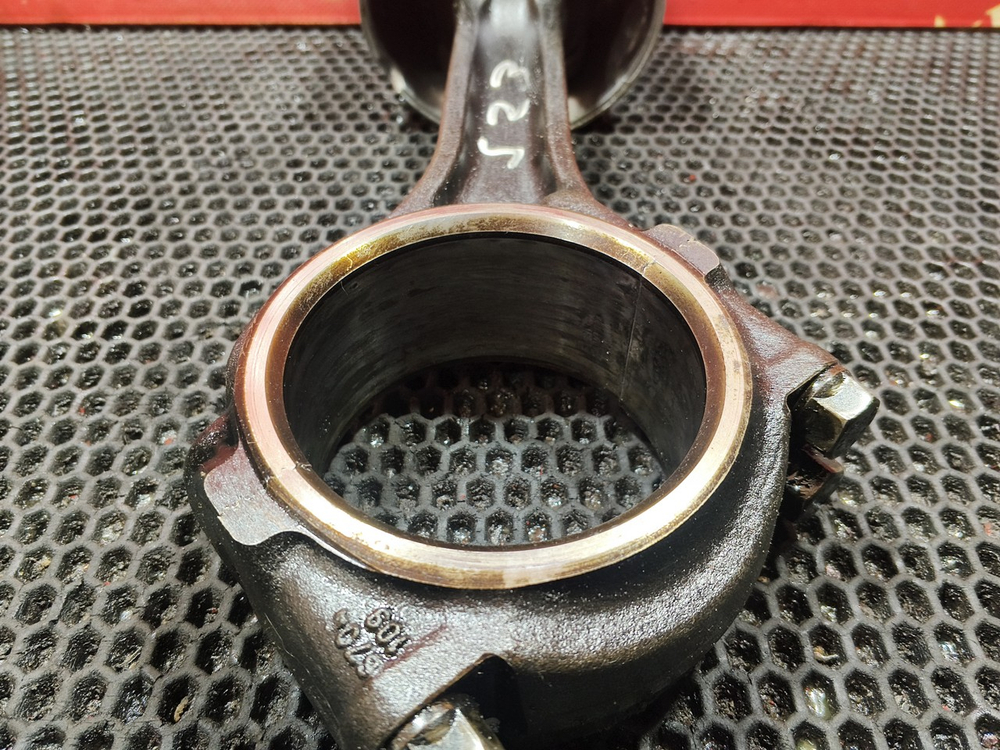 Поршень с шатуном