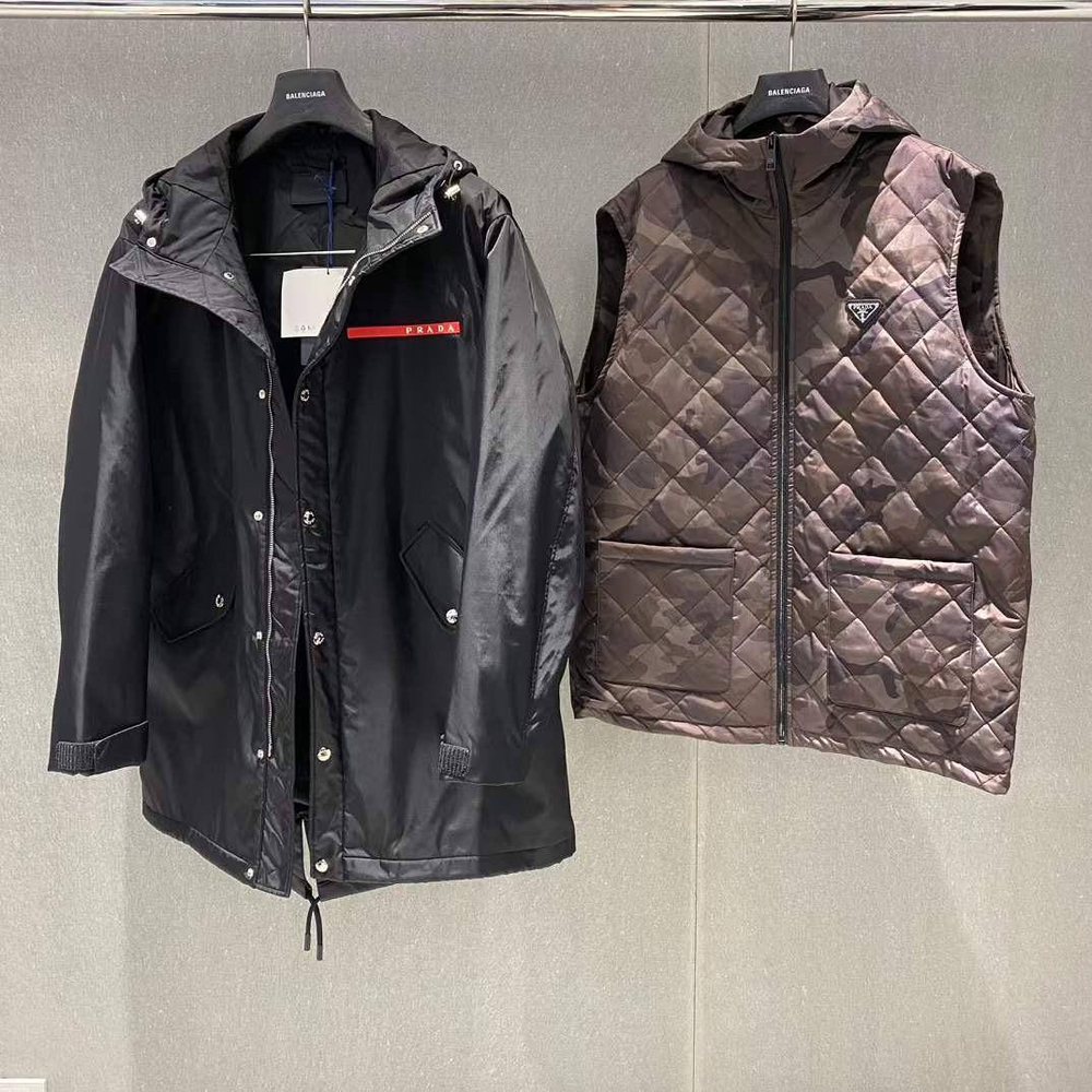 Ветровка и безрукавка Prada