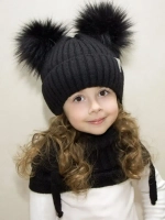 Шапка зимняя детская с помпонами и манишка
