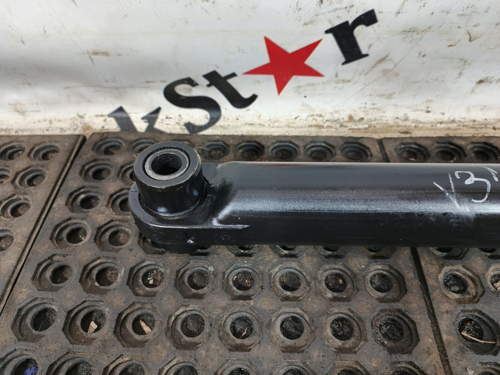 Цилиндр подъема кабины 2017г.