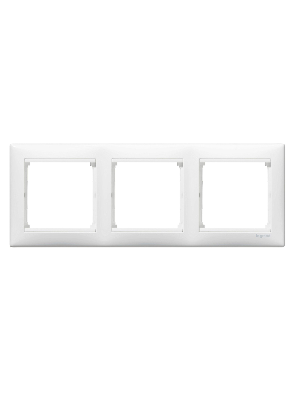 Legrand розетка 4420 с рамкой 3 белая