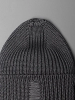 Шапка женская на осень рваная