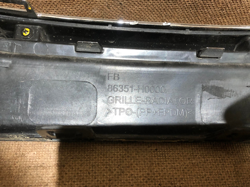 Решетка радиатора Kia Rio 4 (FB) 17-21 Б/У Оригинал 86351H0000