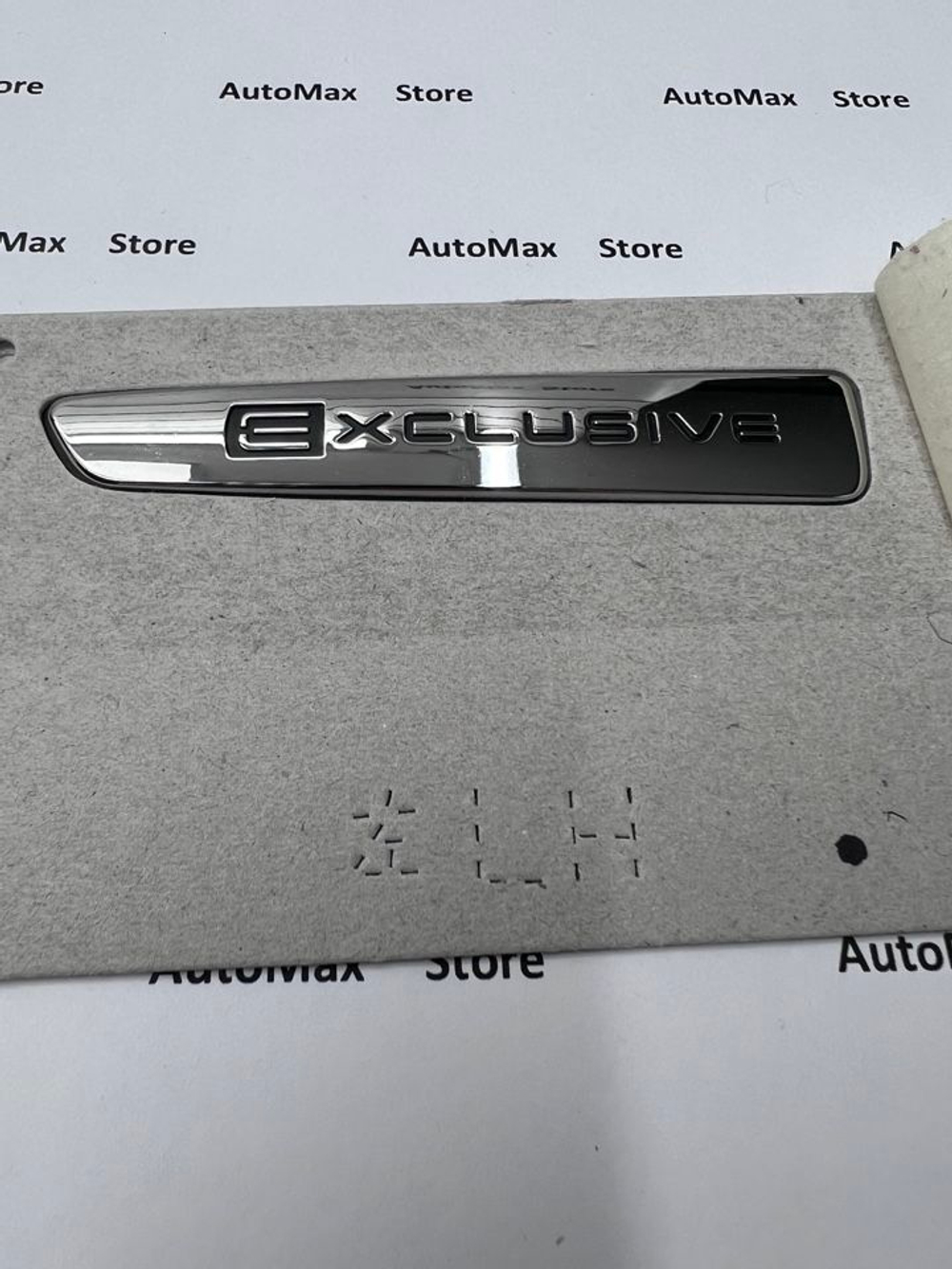 Эмблема Exclusive левая peugeot- citroen. 9804011680 Оригинал