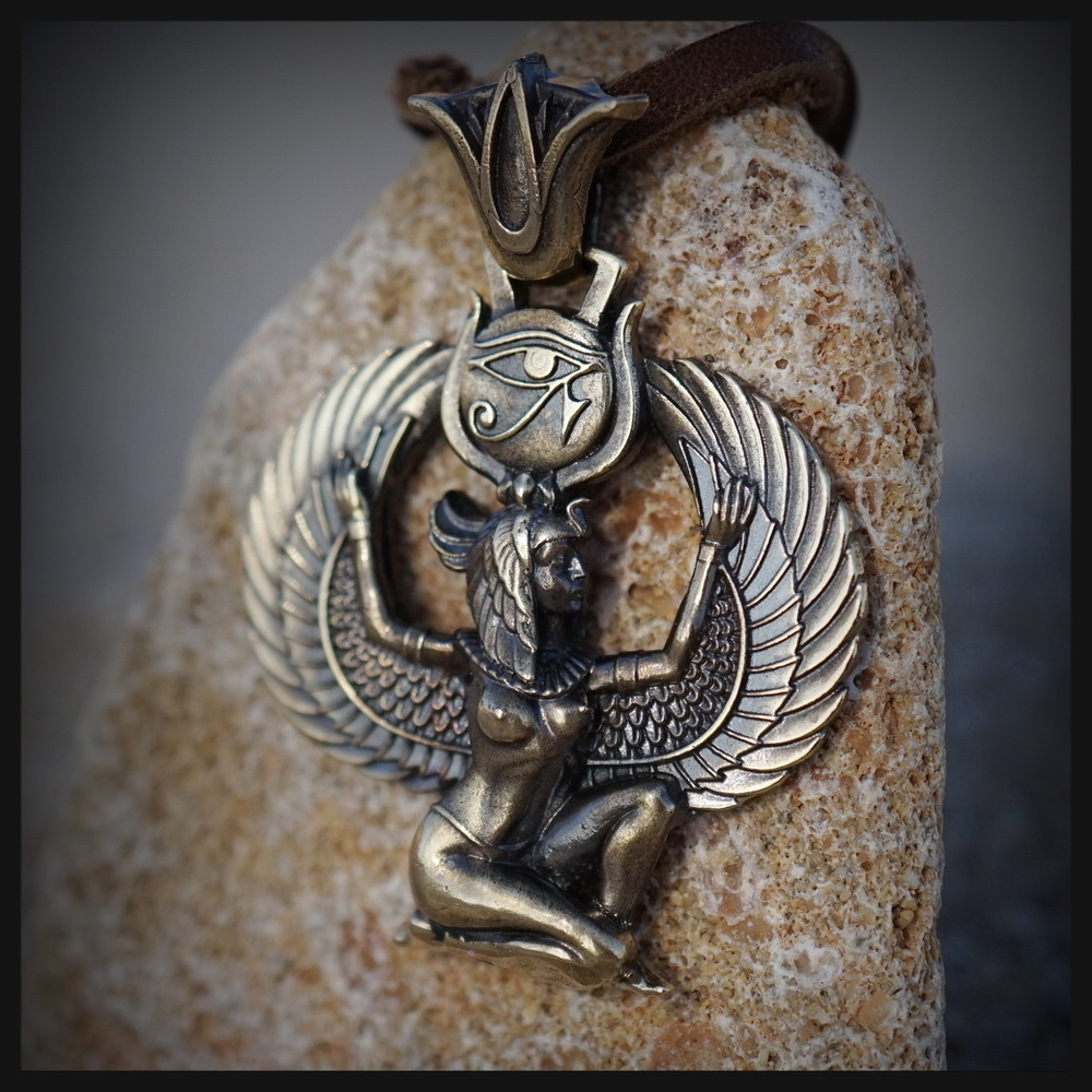 Кулон "Исида" , латунь