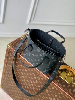Louis Vuitton Neverfull Bandouliere Inside Out BB