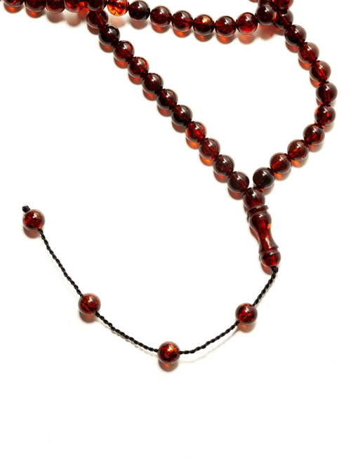 Длинные мусульманские четки из цельного янтаря на 99 бусин по 8 мм. Калининградский натуральный янтарь