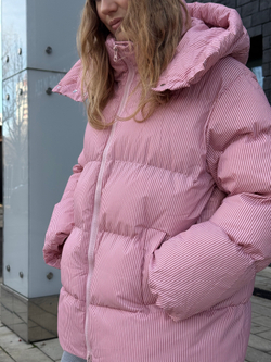 Пуховик Рокет миди розовый в полоску