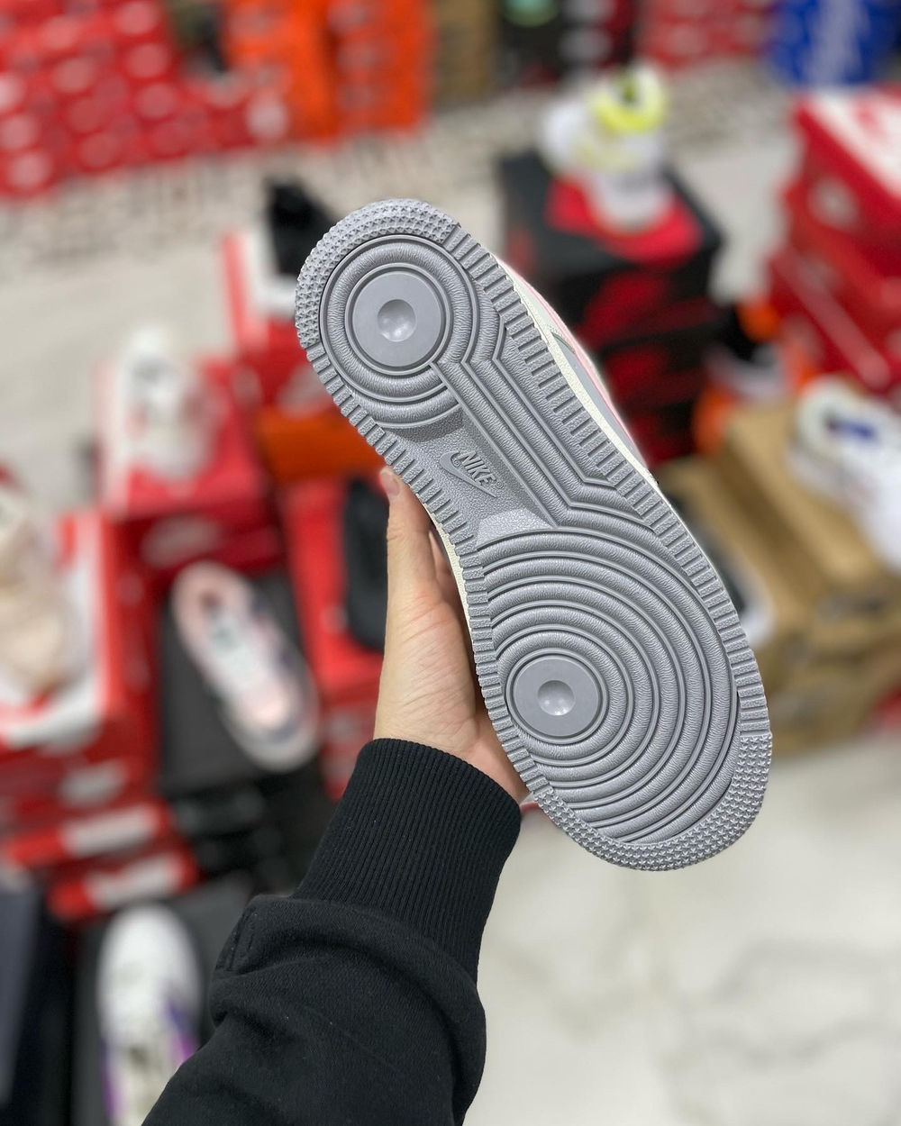 Nike Air Force 1LV8