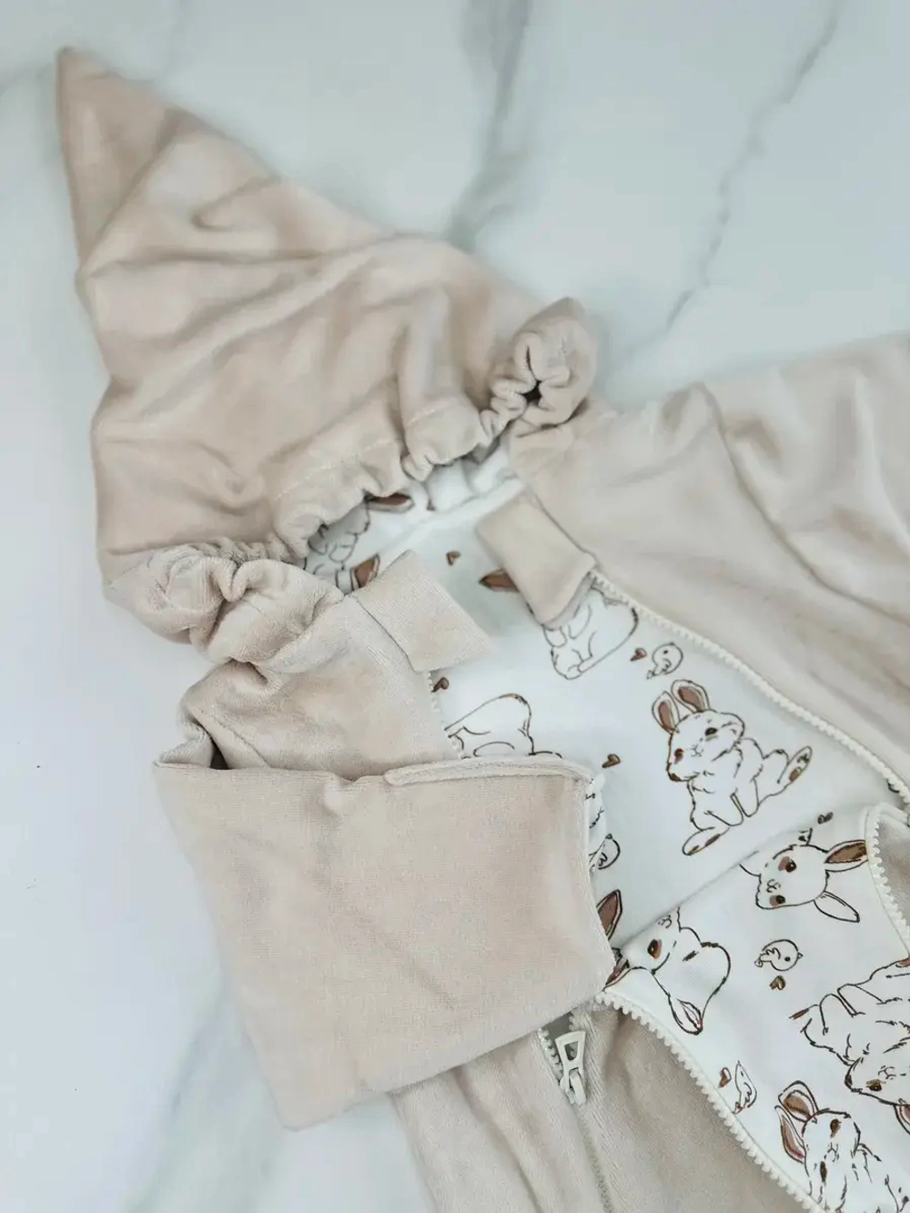 Комбинезон для новорожденного велюровый